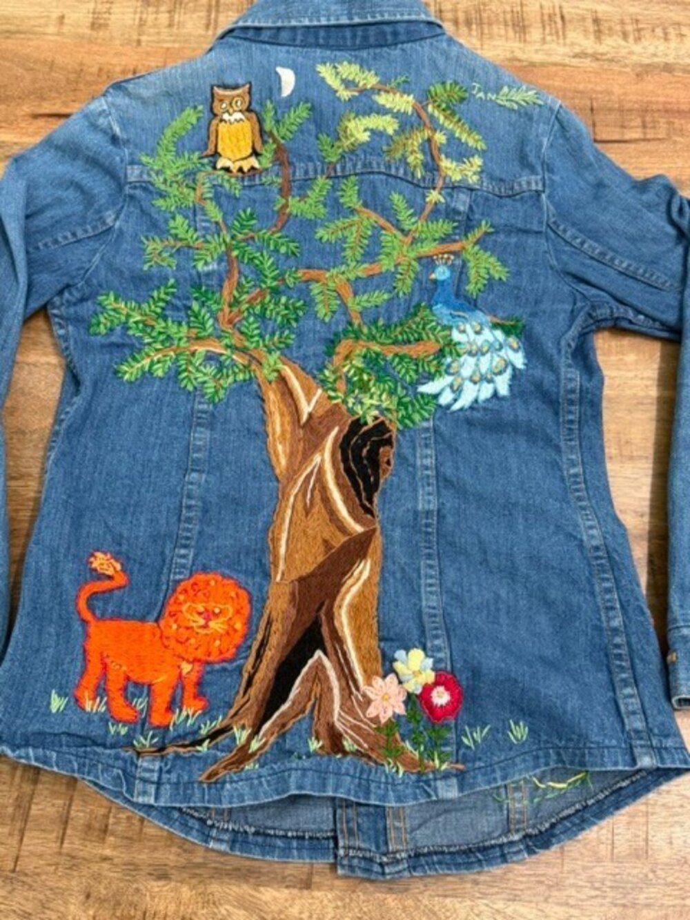 OOAK Hand Embroidered Denim Jacket Womens Medium Nature Woodland owl Peacock - Picture 12 of 16